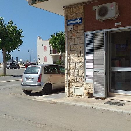 Dimora Brezza Di Mare Lägenhet Torre Canne Exteriör bild